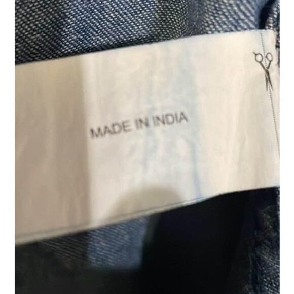 Women's Zip Code 1992 Small Jean Jacket Rose, Lips, & Peace Patches (3A-B) - Picture 7 of 8